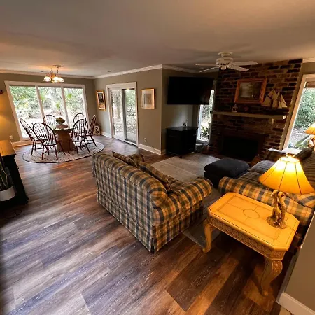 10 Deer Run Lane Villa